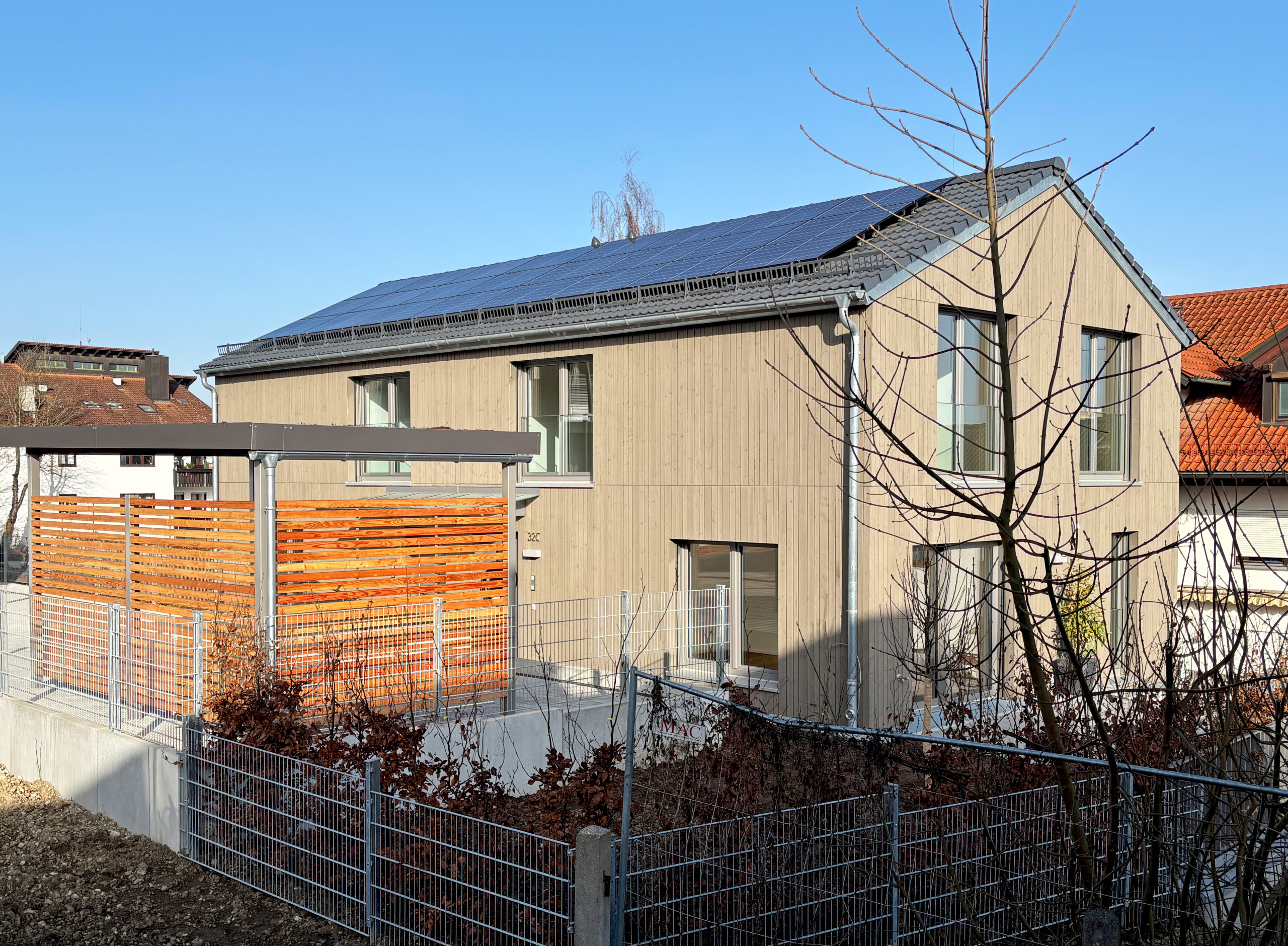 Außenansicht_des_Zweifamilienhauses