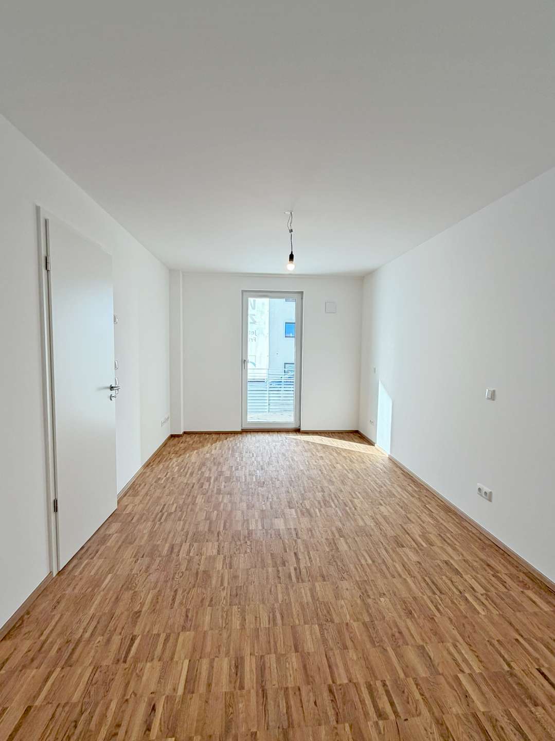 Schlafzimmer mit Balkonzugang