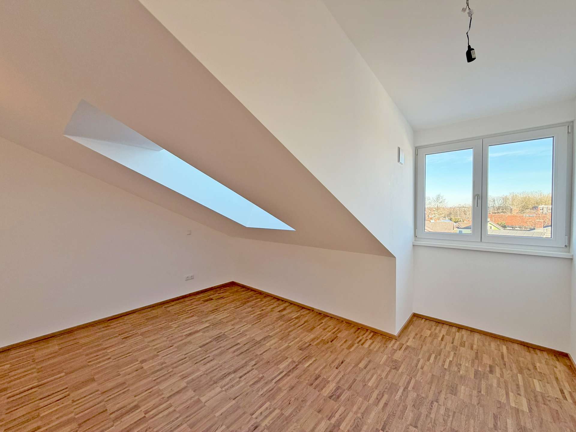 Zimmer mit Dachschrägen