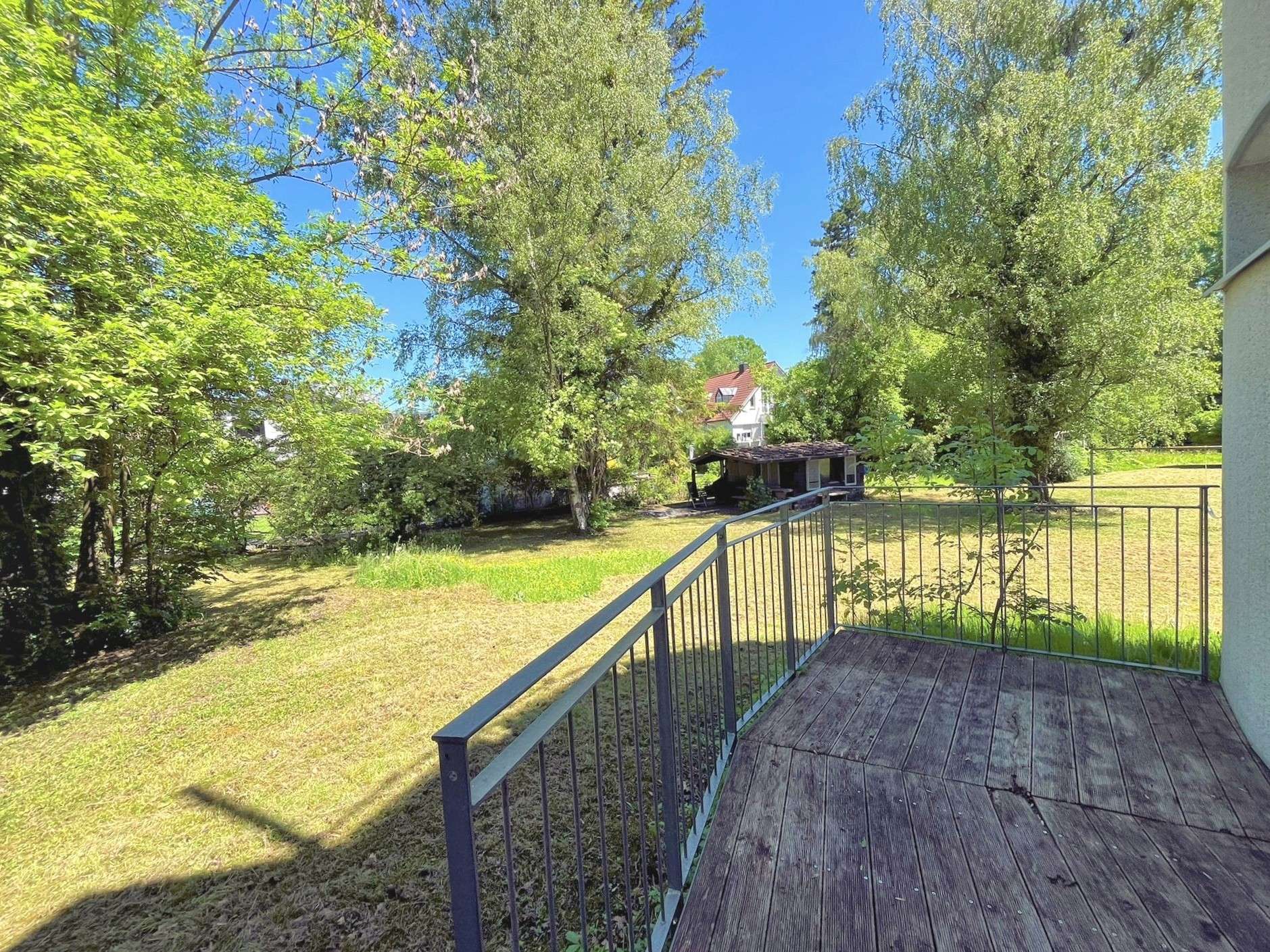 Balkon mit Gartenblick