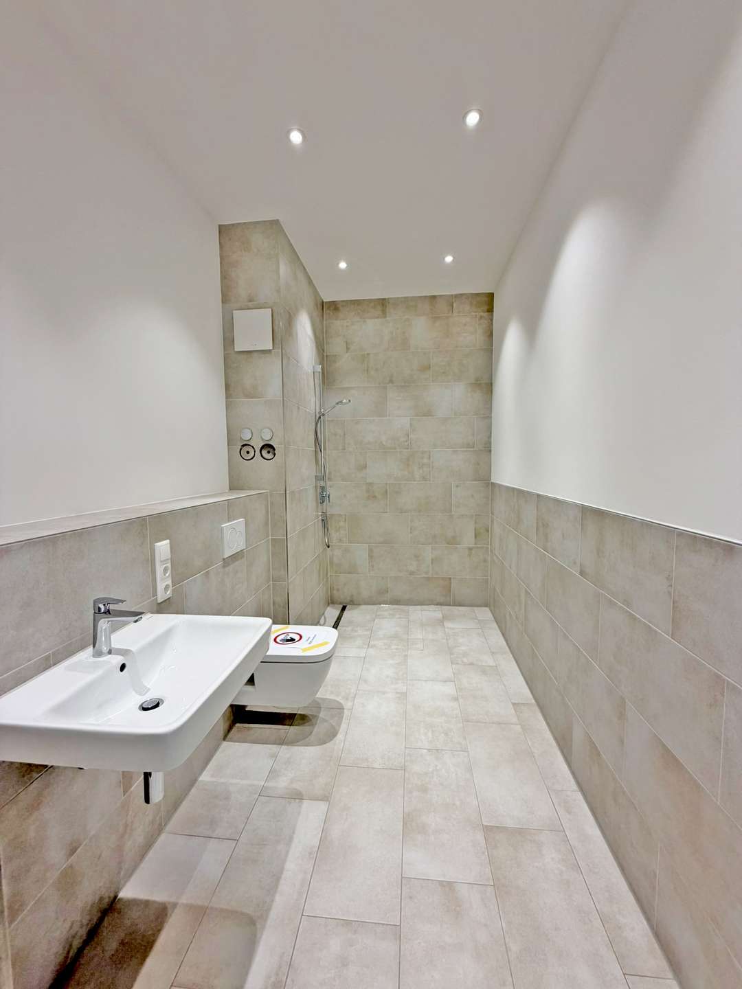 Bad mit bodengleicher Dusche