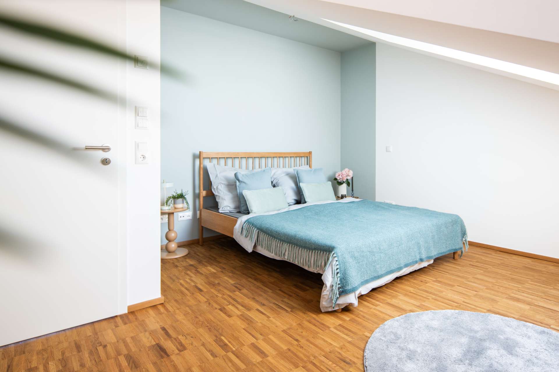 Helles Schlafzimmer (Musterwohnung)