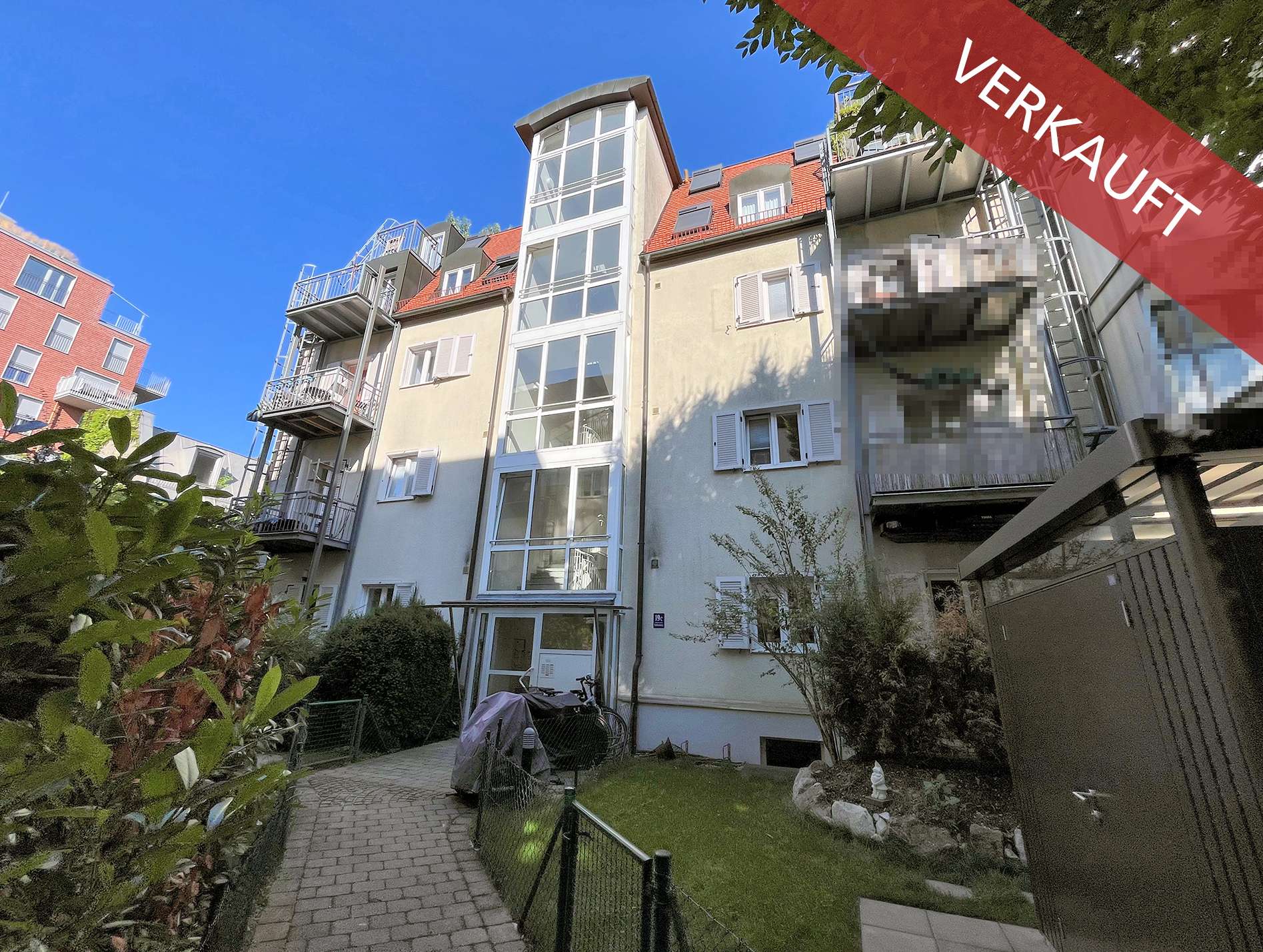 Außenansicht des Mehrfamilienhauses in der Au