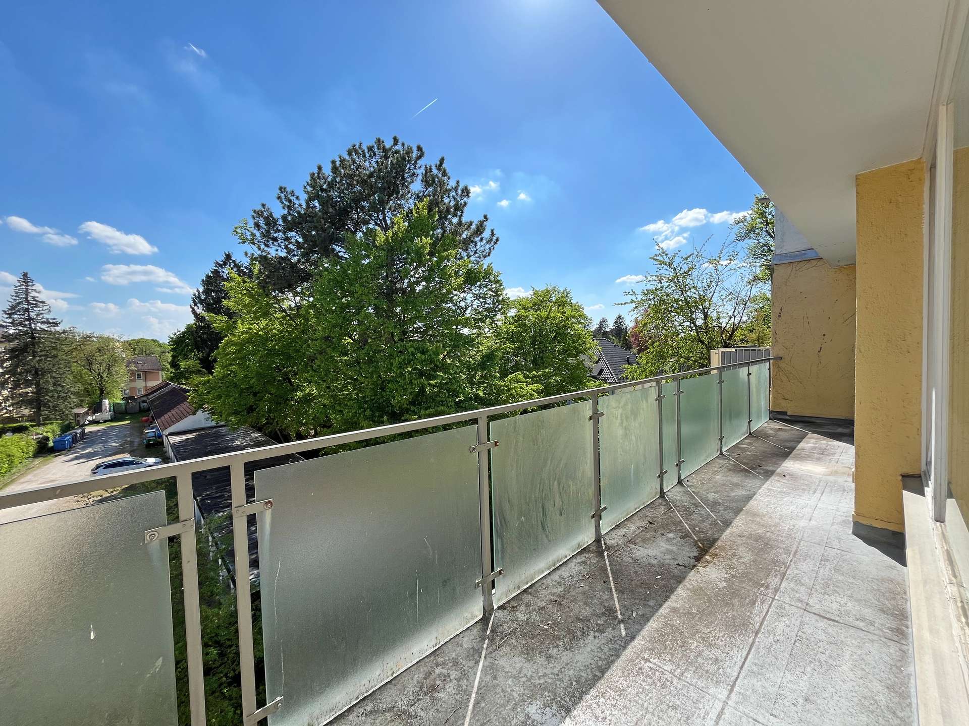 Balkon mit Blick ins Grüne