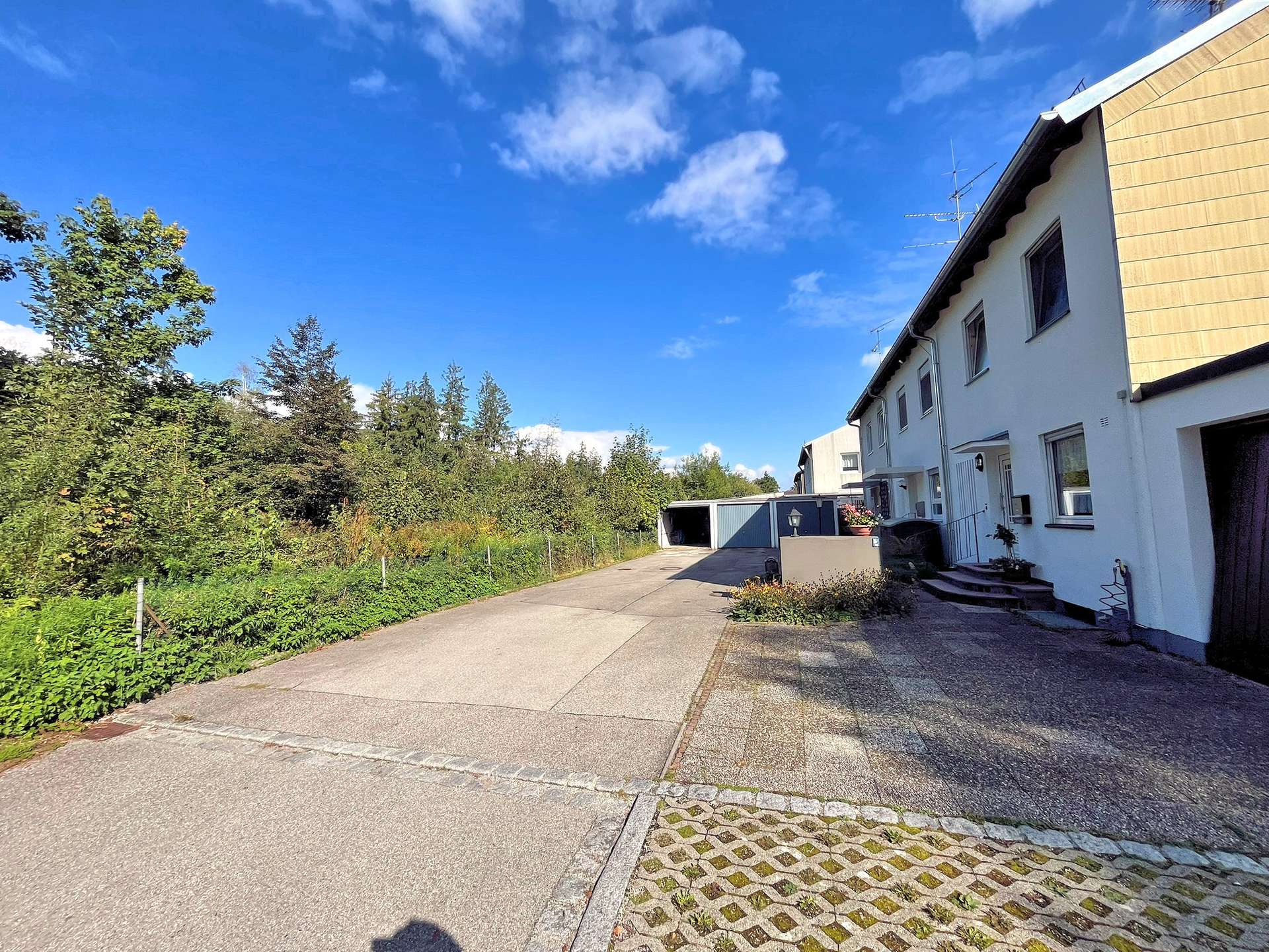 Garagenzufahrt für den Dreispänner