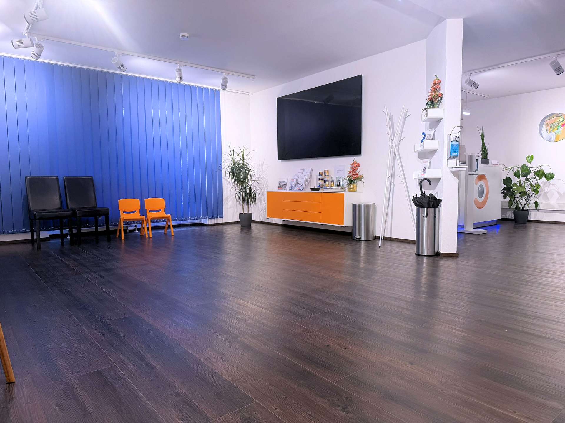 Geräumiges Wartezimmer