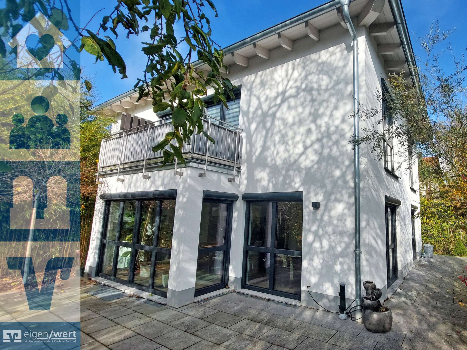 Terrassenansicht des modernen Einfamilienhauses in Weilheim