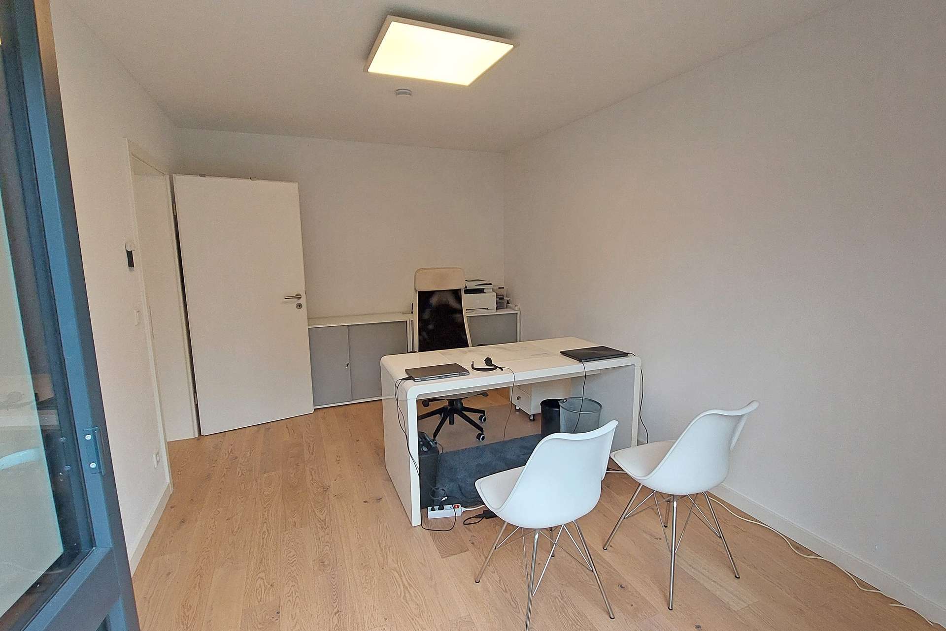 Separates Arbeitszimmer