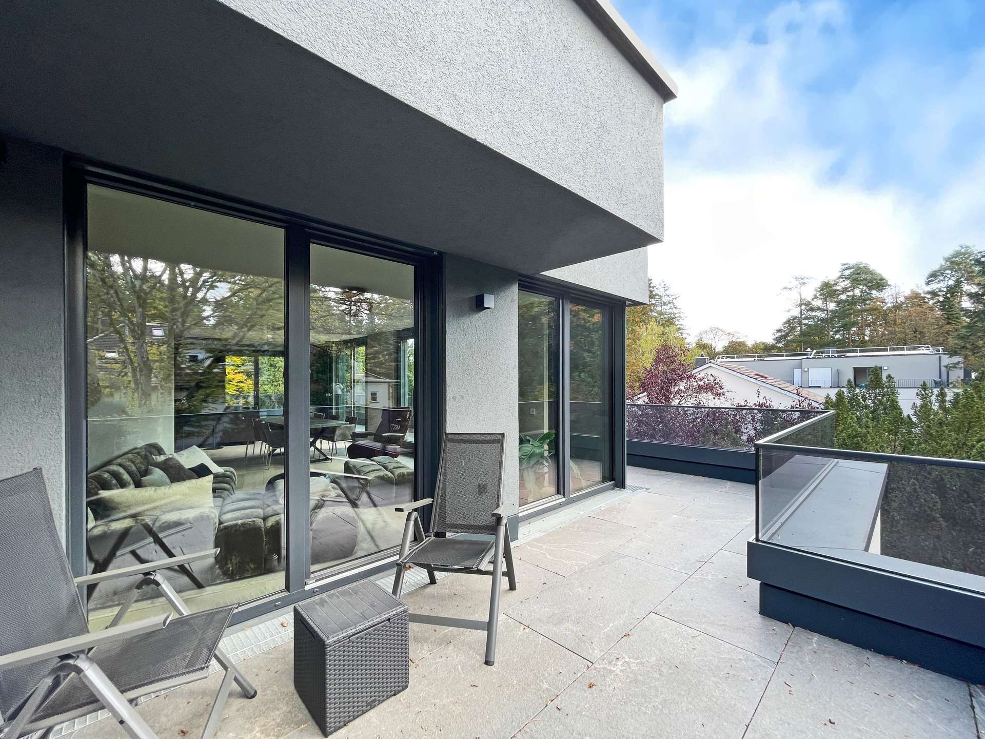 Terrasse vor dem Wohnbereich