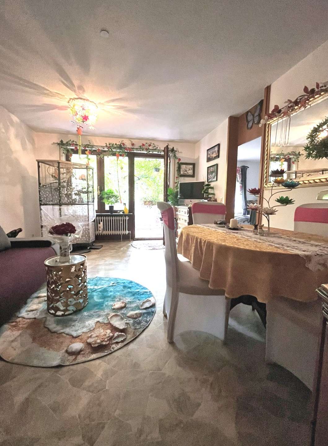 Wohnzimmer mit Blick zum Garten