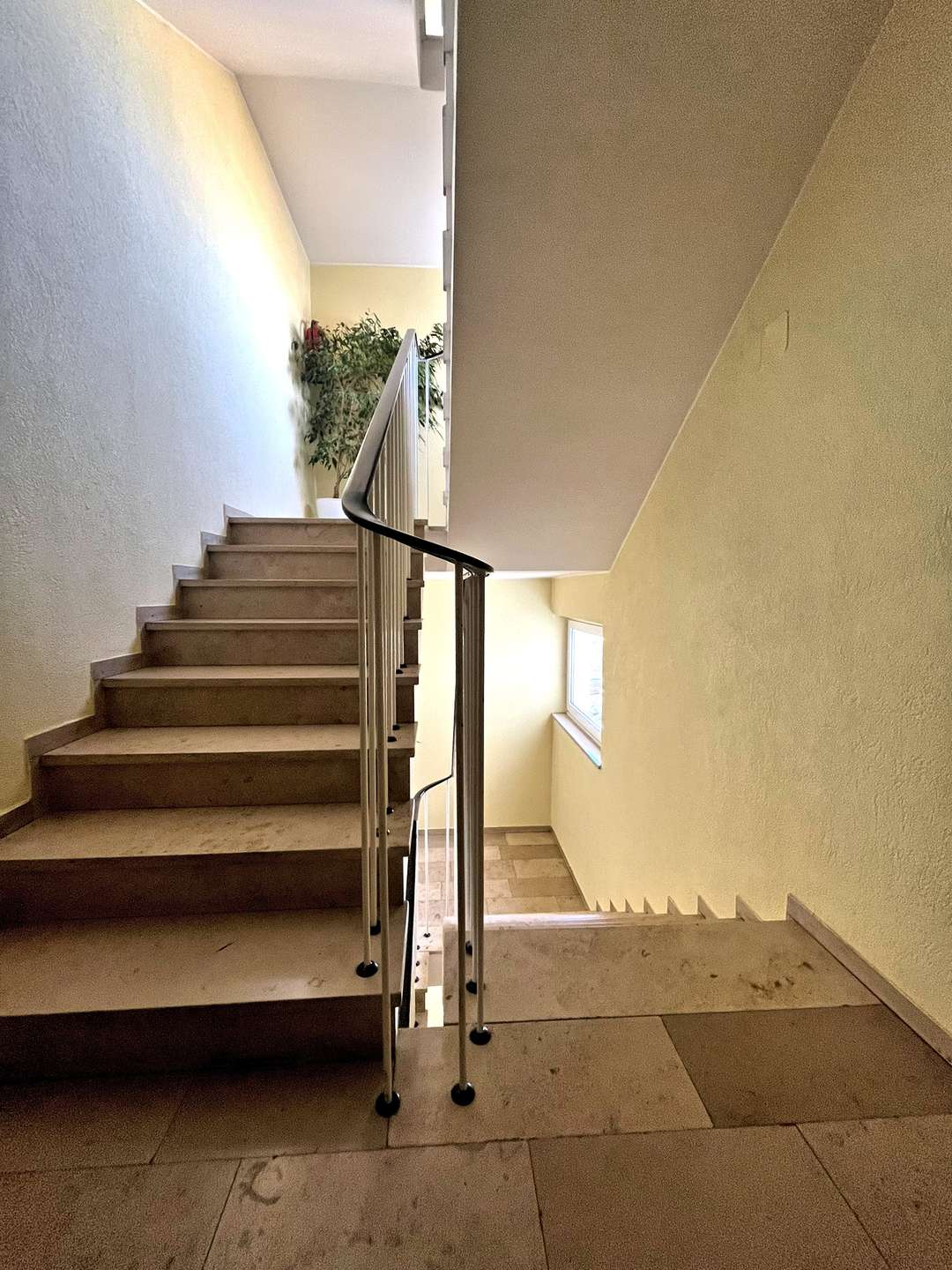 Gepflegtes Treppenhaus