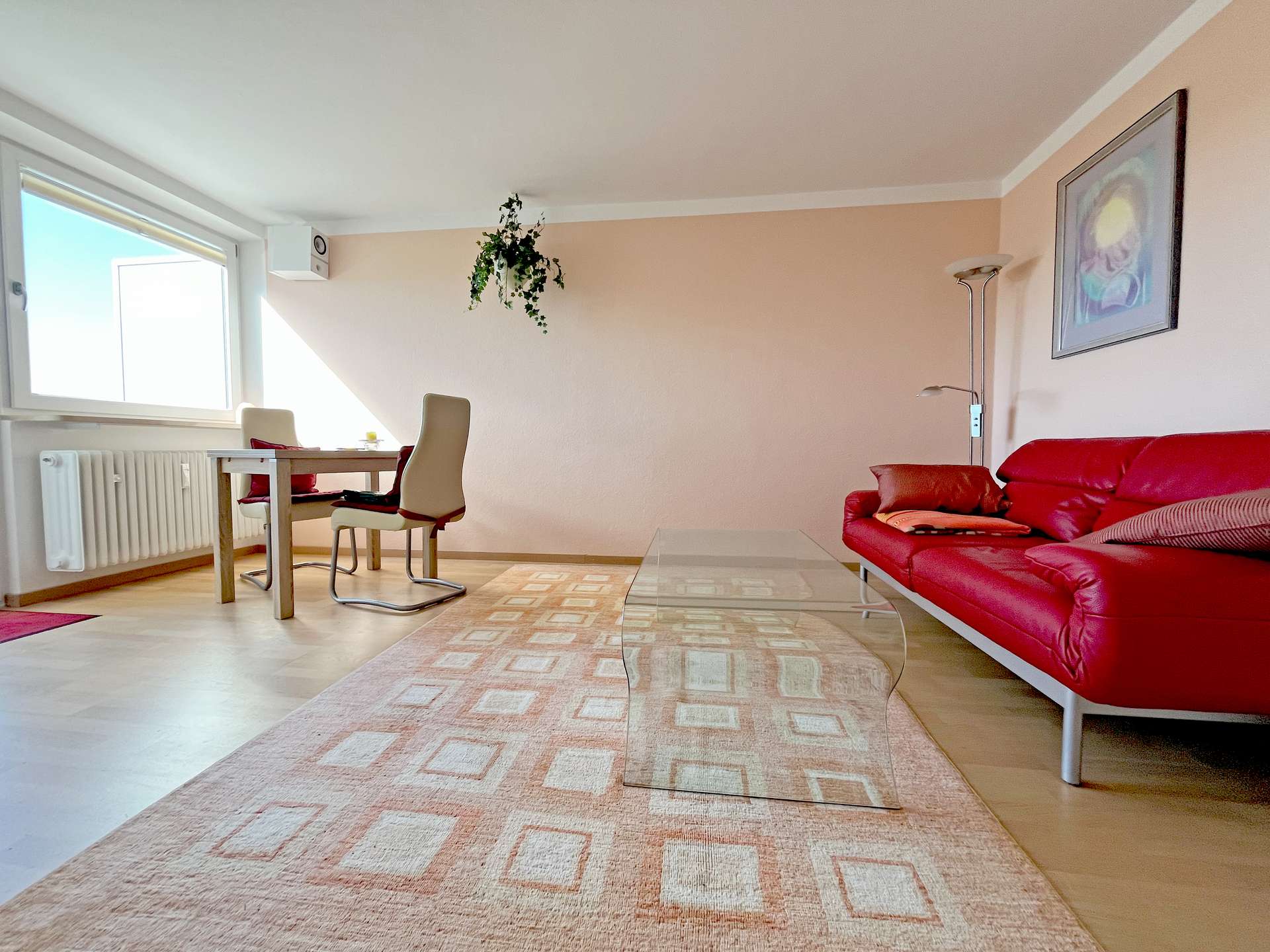 Möbliertes Wohnzimmer