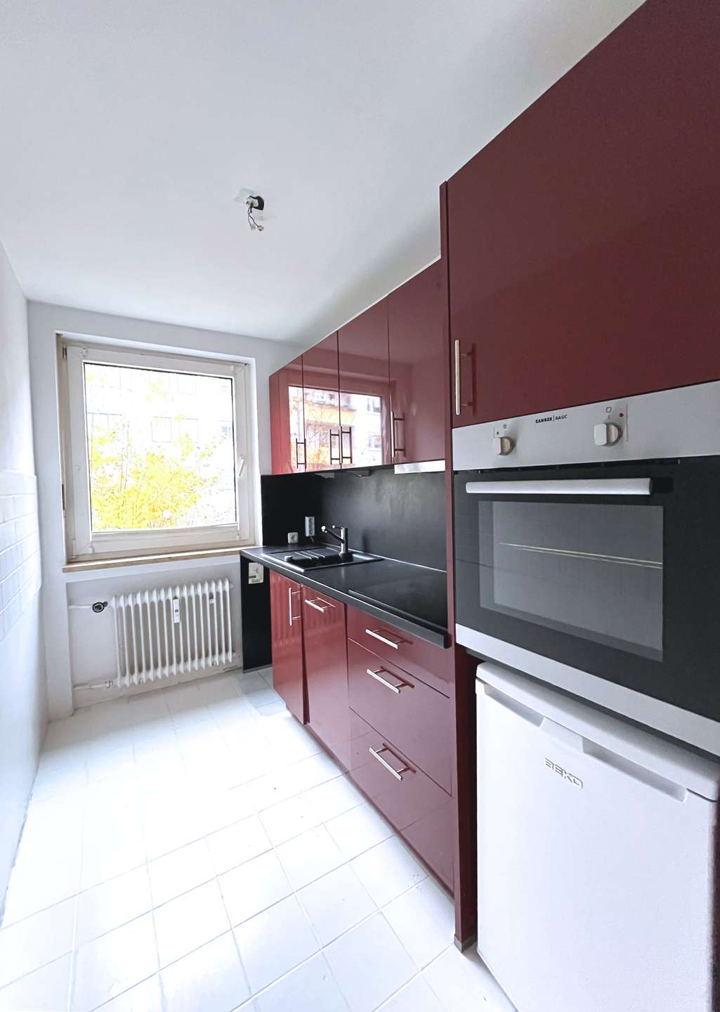 Küche mit Einbauküche