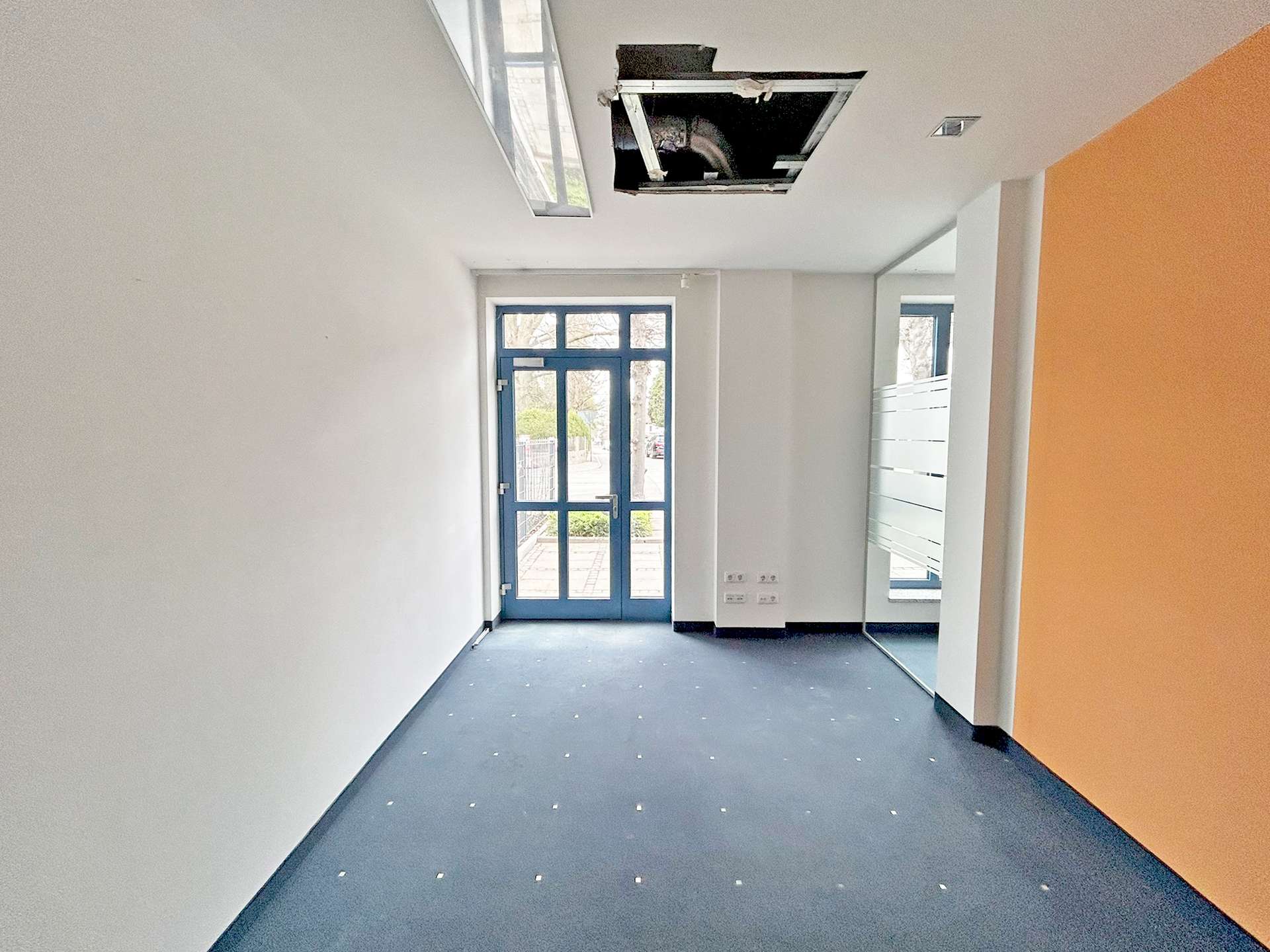 Eingangsbereich der Gewerbeeinheit