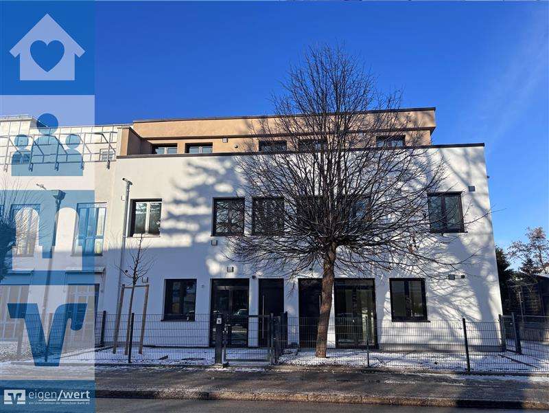 Straßenansicht des Mehrfamilienhauses