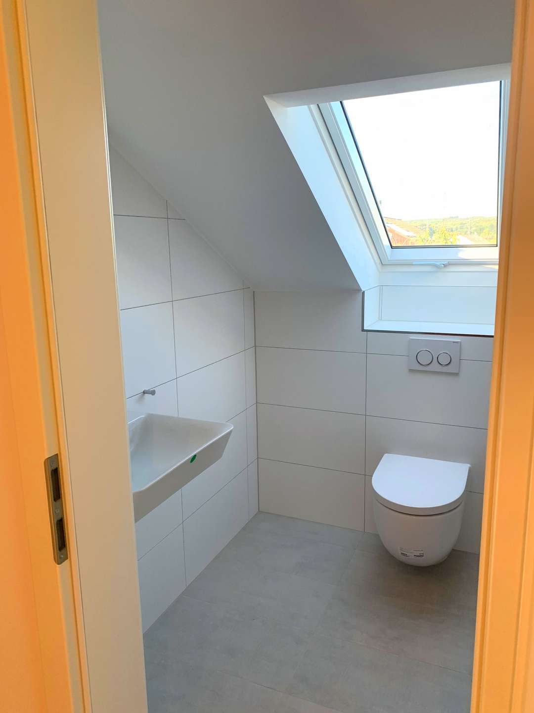 WC mit Dusche im Dachgeschoss