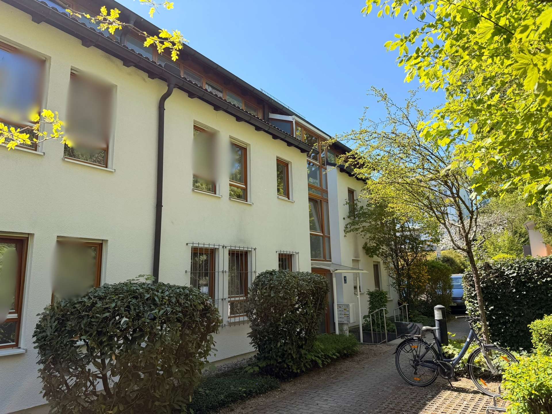 Gepflegte Außenanlage