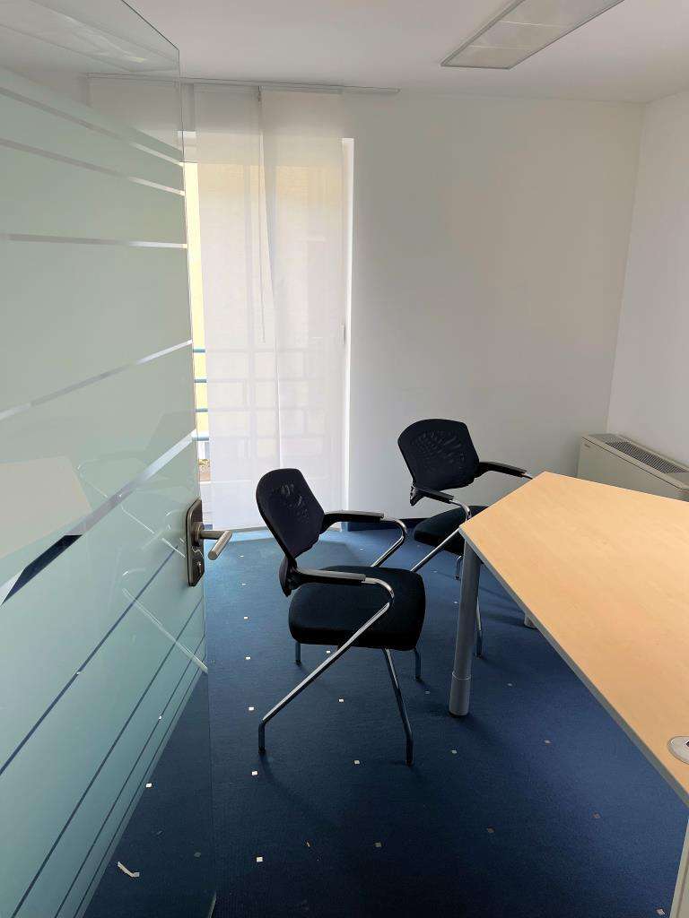 Büro mit Teppichboden