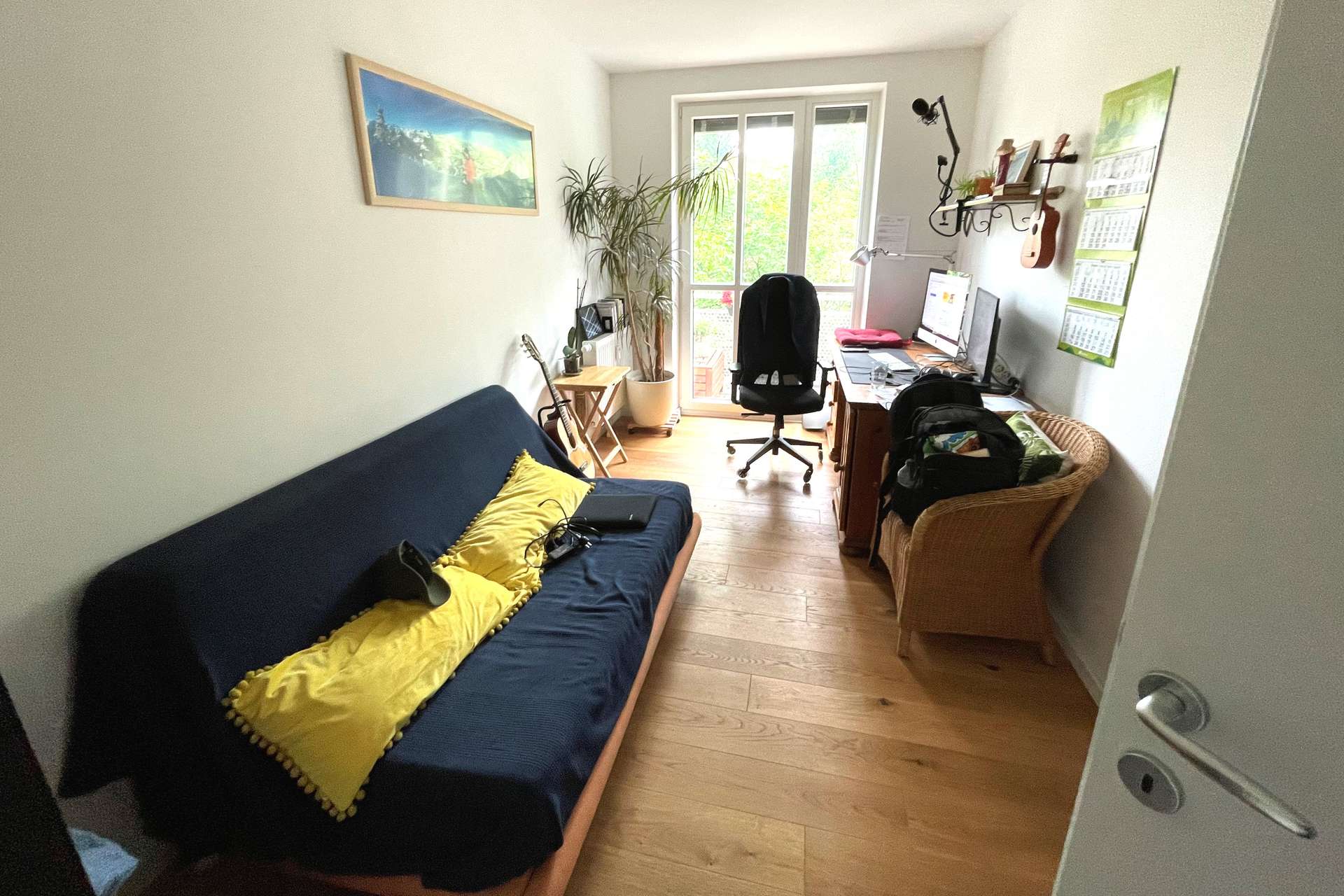 Sonniges Arbeitszimmer
