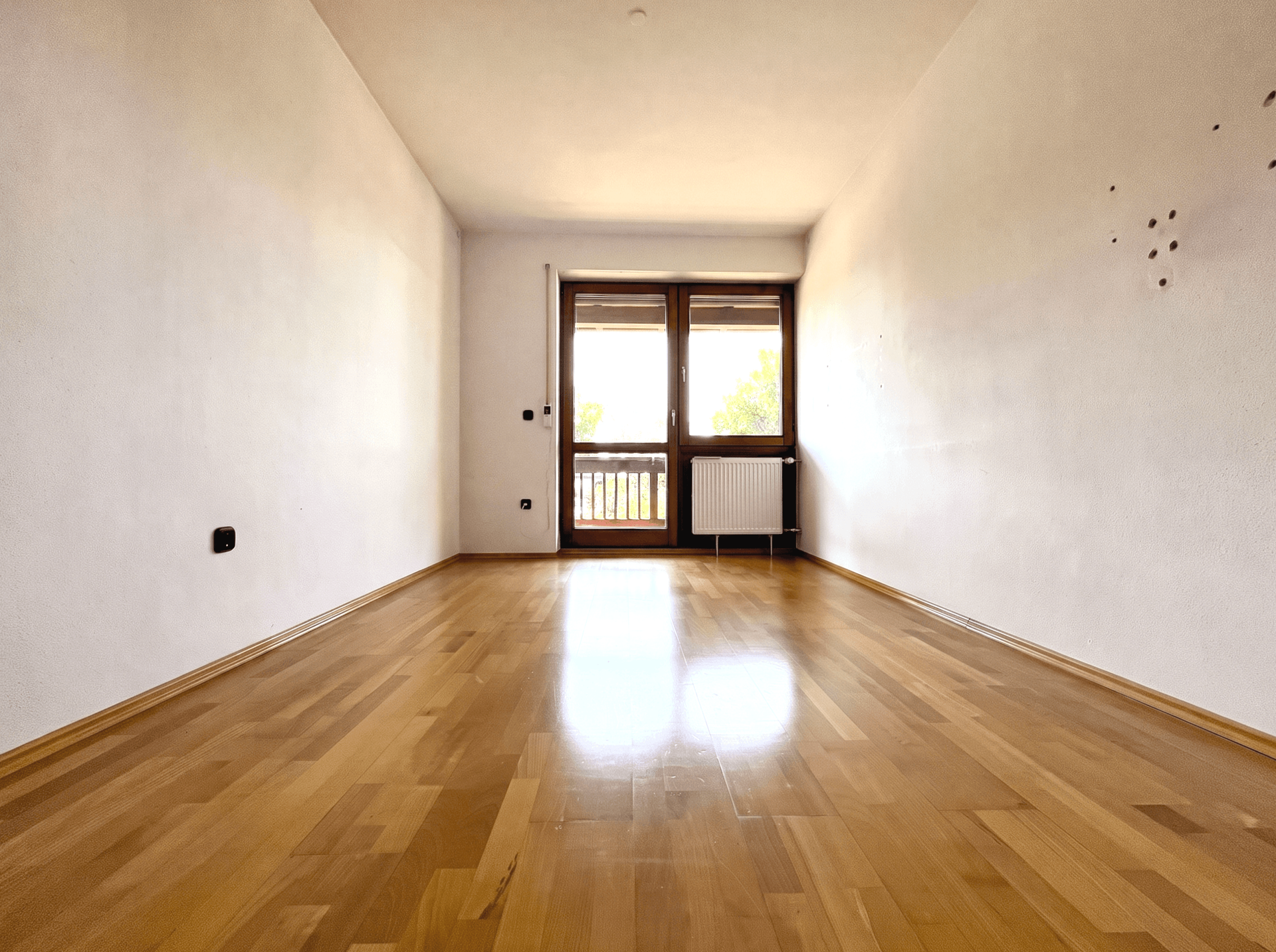 Kinderzimmer 1 mit Zugang zum Balkon