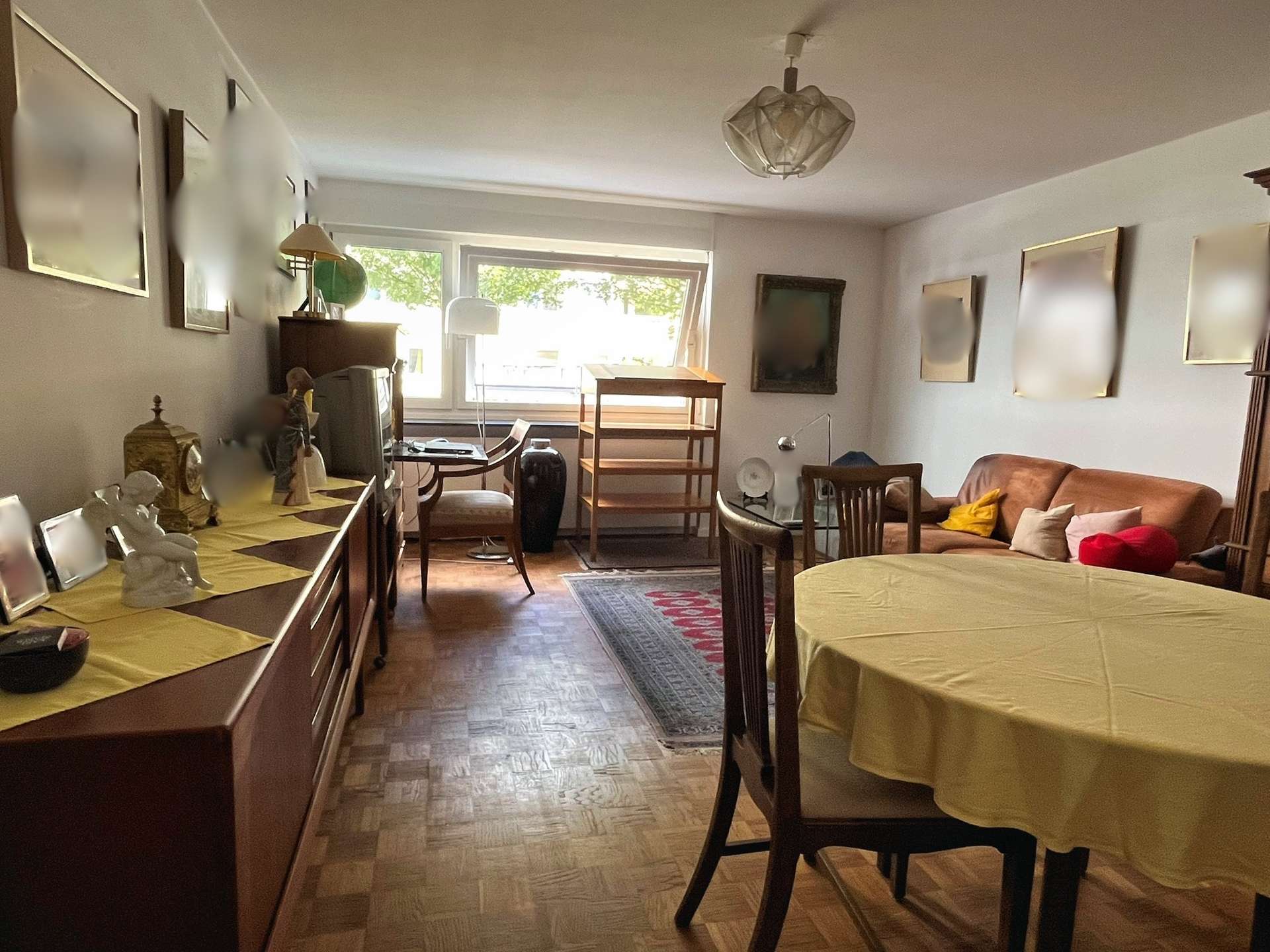 Großzügiges Wohnzimmer