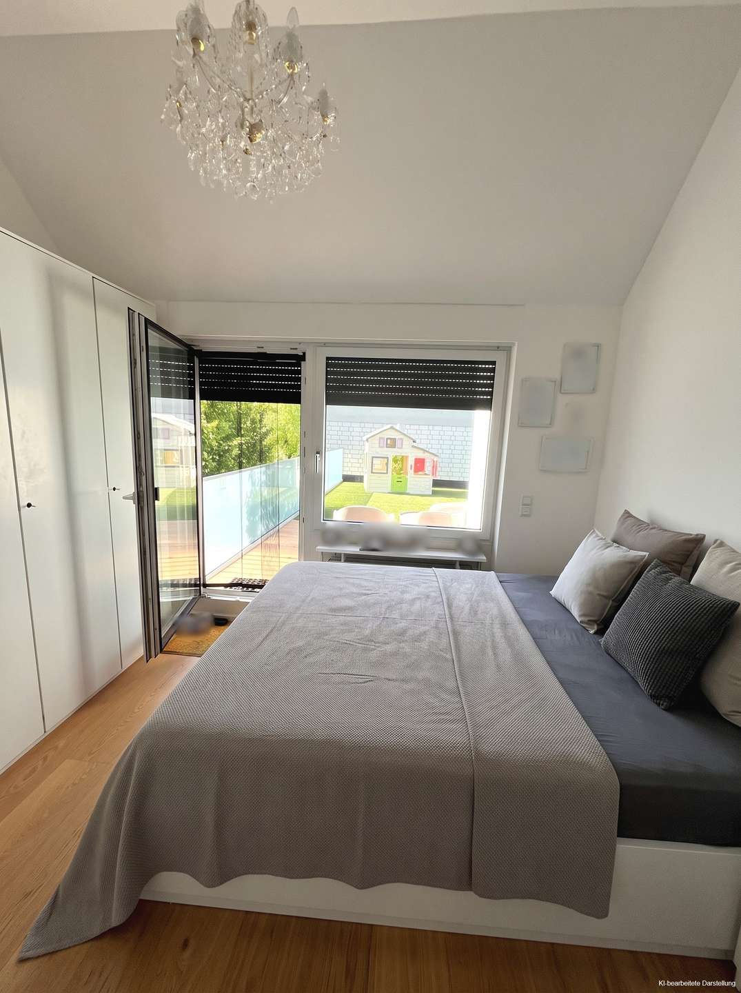 Schlafzimmer mit Zugang zur Terrasse
