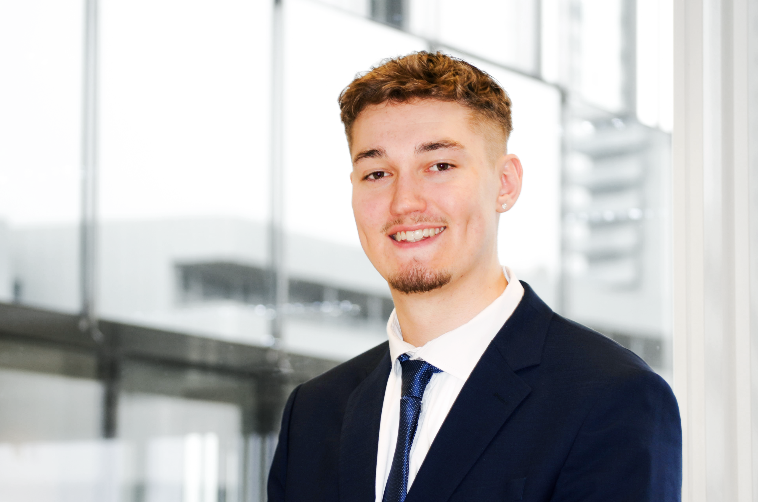 Porträt von Maurice Alter, Vertriebsassistent bei der eigenwert GmbH